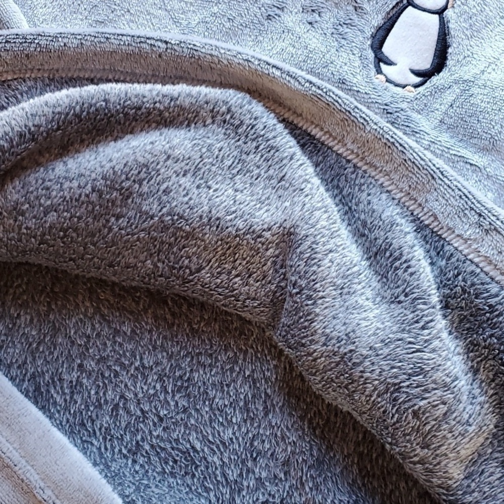 Joyspun NWT gray crop hoodie with Penguin size 0-2 XS - Picture 9 of 11